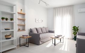 The H Experience - Eclectic Spacious Apartment Near Venetian Castle - 1